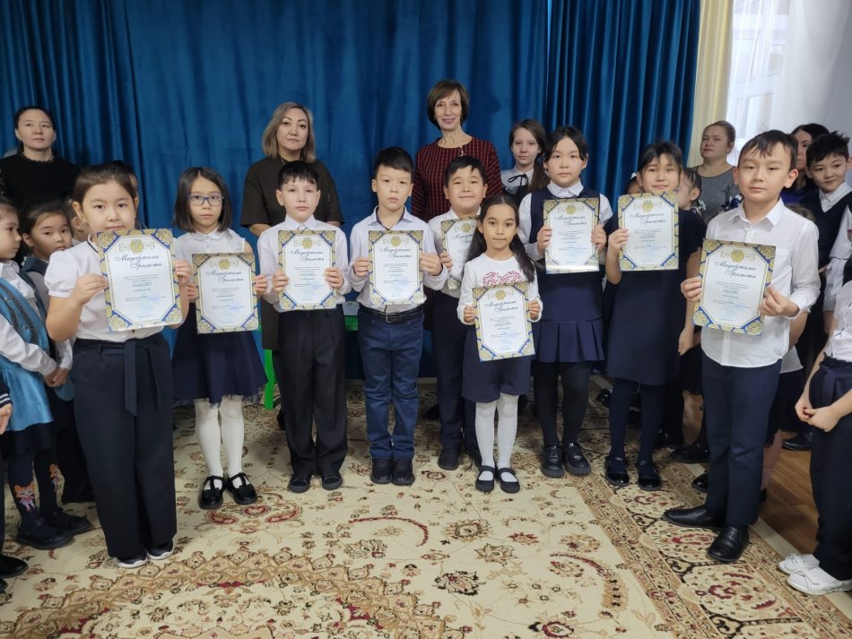 Қазақ және ағылшын тілдері апталығының қорытындысы/ Подведены итоги недель казахского и английского языков